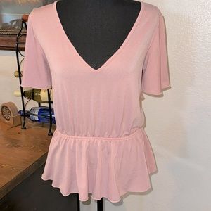 Day trip size M Rose top V neck